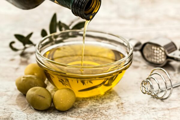 9 Amazing Olive Oil Benefits for Skin You Must Know